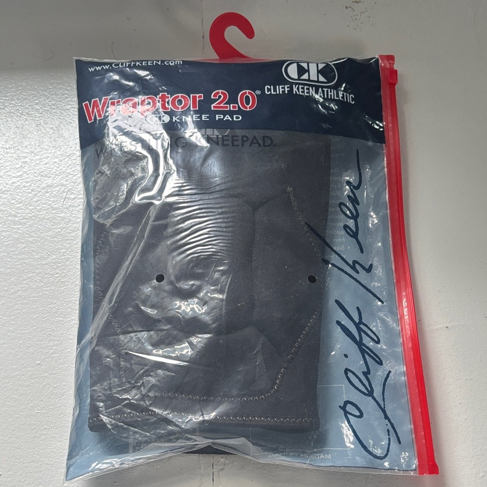 Wraptor 2.0 Black Knee Pad